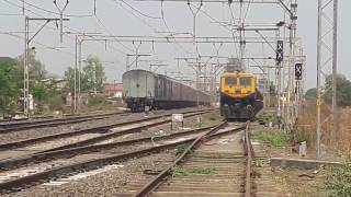 12263 Pune  Hazrat Nizamuddin AC Duronto Express [upl. by Satterlee]