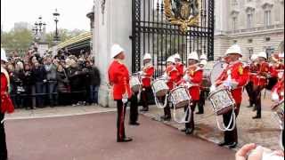 Cambio de guardia en el Palacio de Buckingham Londres [upl. by Amend]