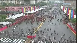 Maduro es evacuado durante un acto por supuesto atentado [upl. by Athene1]