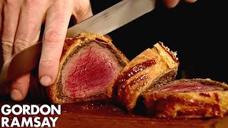 CHRISTMAS RECIPE Christmas Beef Wellington [upl. by Kyd]