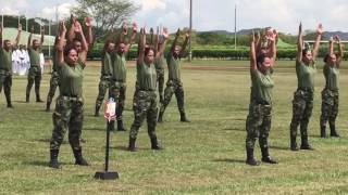 Entrenamiento de mujeres militares [upl. by Yrehc]